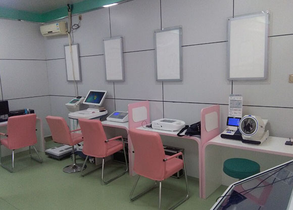 寶雞市人大代表參觀健康小屋 寶雞市人大代表參觀健康小屋